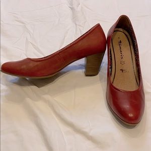 Tamaris red stacked heel pumps